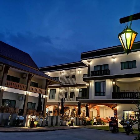 Sriananpura Hotell Chiang Mai Exteriör bild