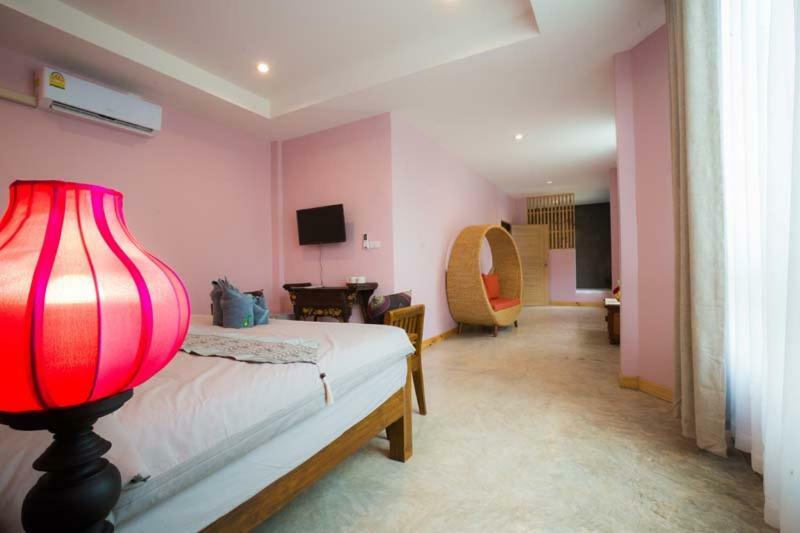 Sriananpura Hotell Chiang Mai Exteriör bild