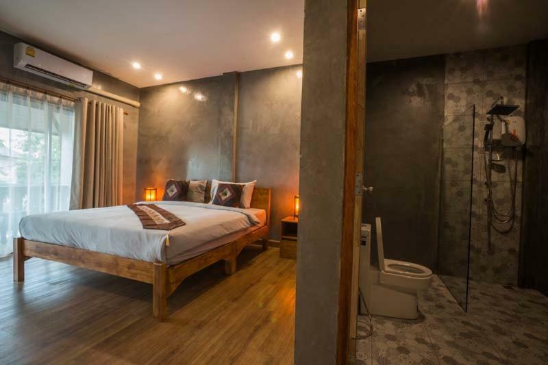 Sriananpura Hotell Chiang Mai Exteriör bild