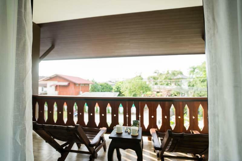 Sriananpura Hotell Chiang Mai Exteriör bild