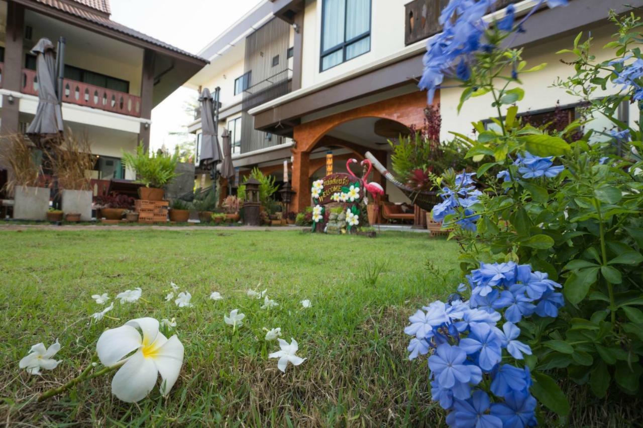 Sriananpura Hotell Chiang Mai Exteriör bild