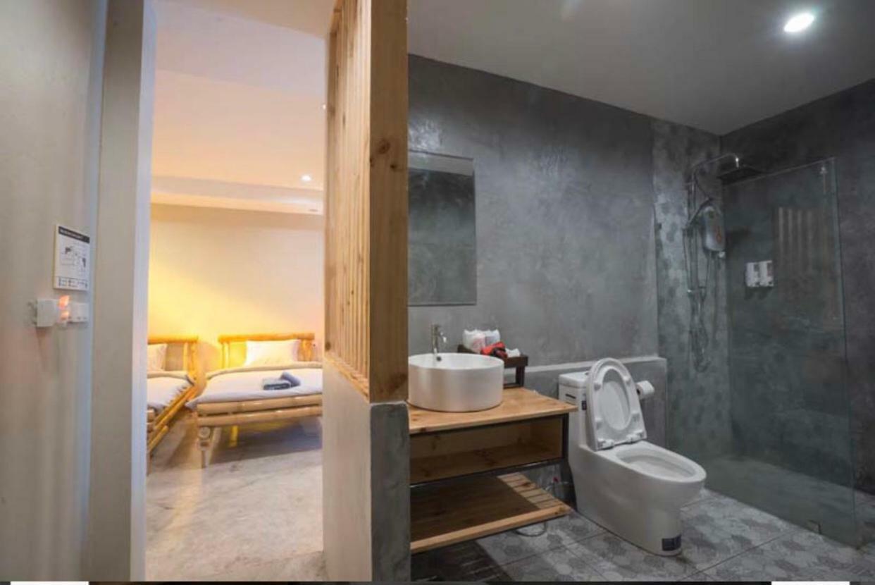 Sriananpura Hotell Chiang Mai Exteriör bild