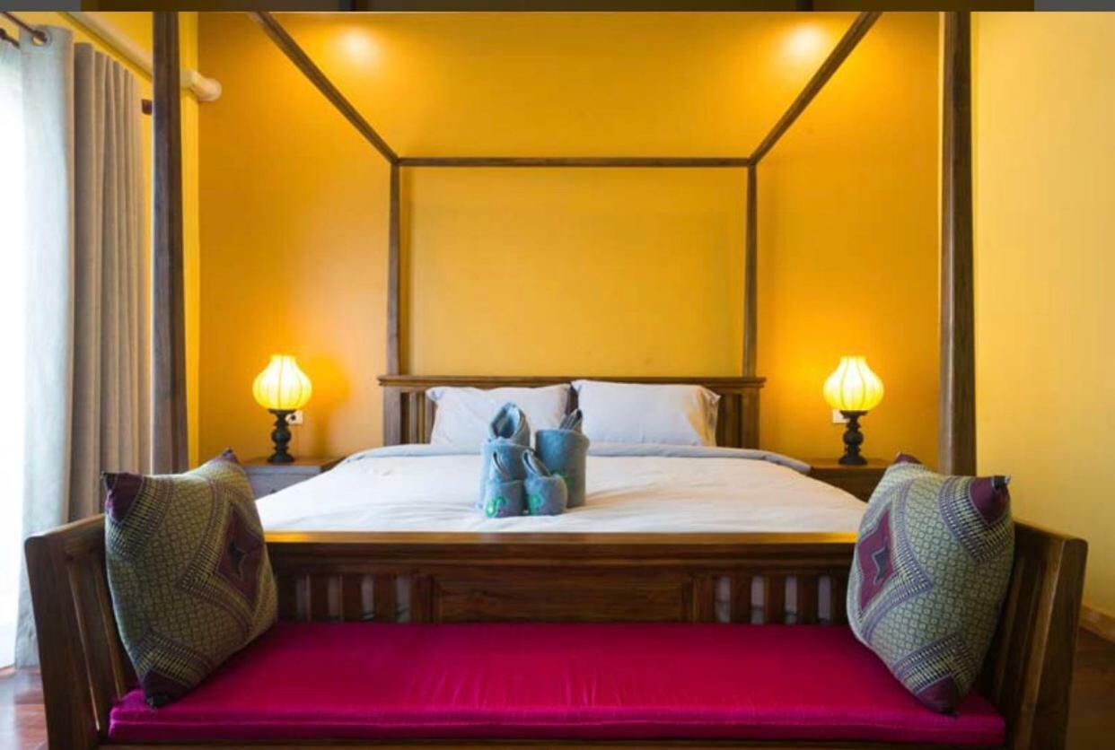 Sriananpura Hotell Chiang Mai Exteriör bild