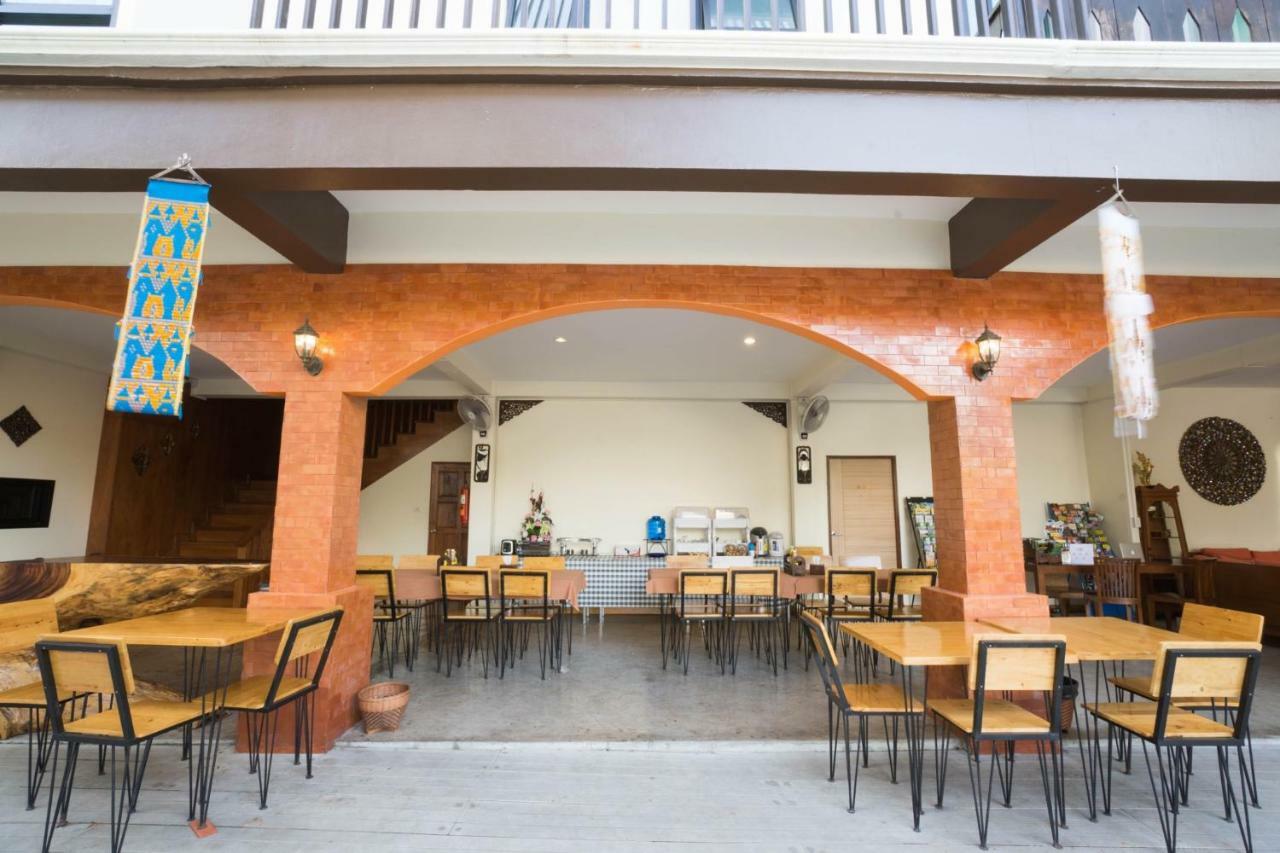 Sriananpura Hotell Chiang Mai Exteriör bild